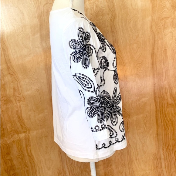 V- neck shirt - Picture 3 of 5